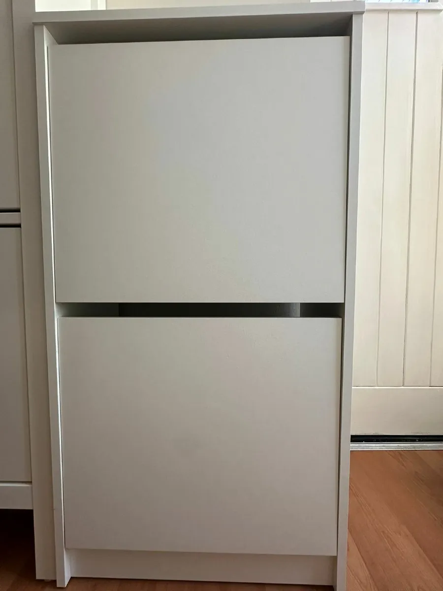 Shoe Cabinet - Image 1