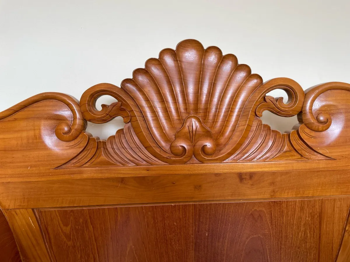 Ornate large Walnut chair - Image 2