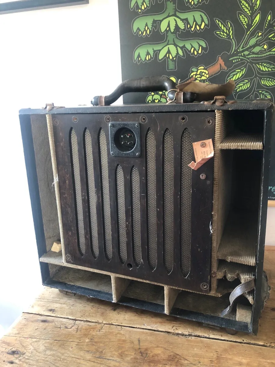 Bell and Howell speaker cabinet - Image 2