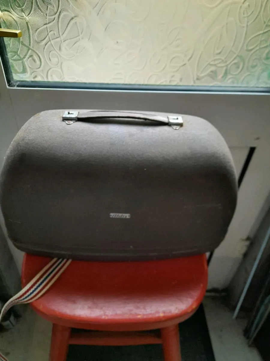Old vintage projector - Image 3