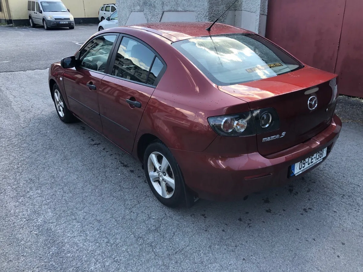 2009 Mazda 3 - Image 4