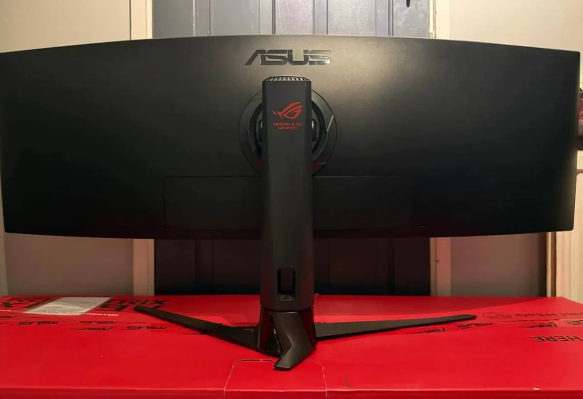Asus ROG STRIX XG49V 49” curved gaming monitor 144 - Image 4