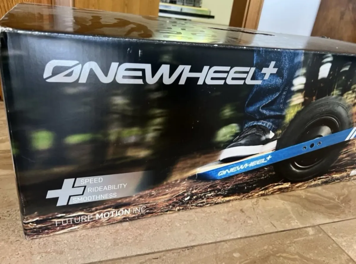 Onewheel+ original with accessories - Image 2