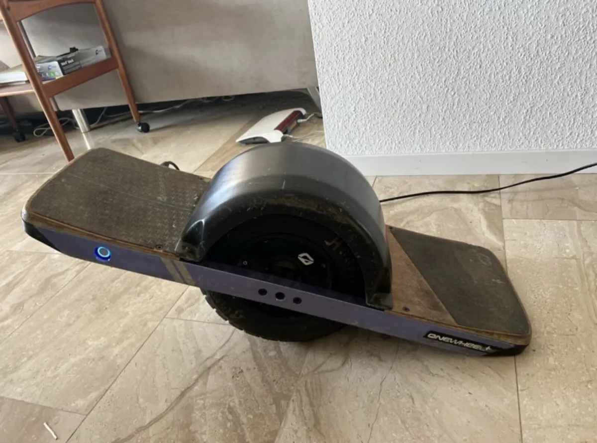 Onewheel+ original with accessories - Image 1