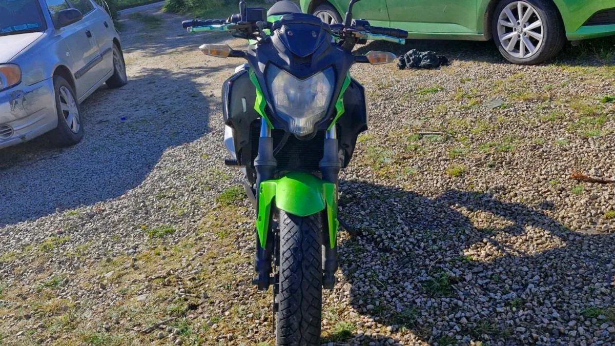 Kawasaki Z250SL - Image 4