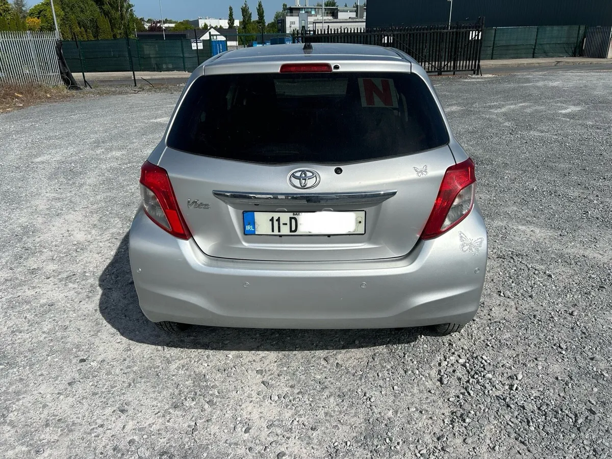 Toyota Vitz Auto for breaking - Image 4