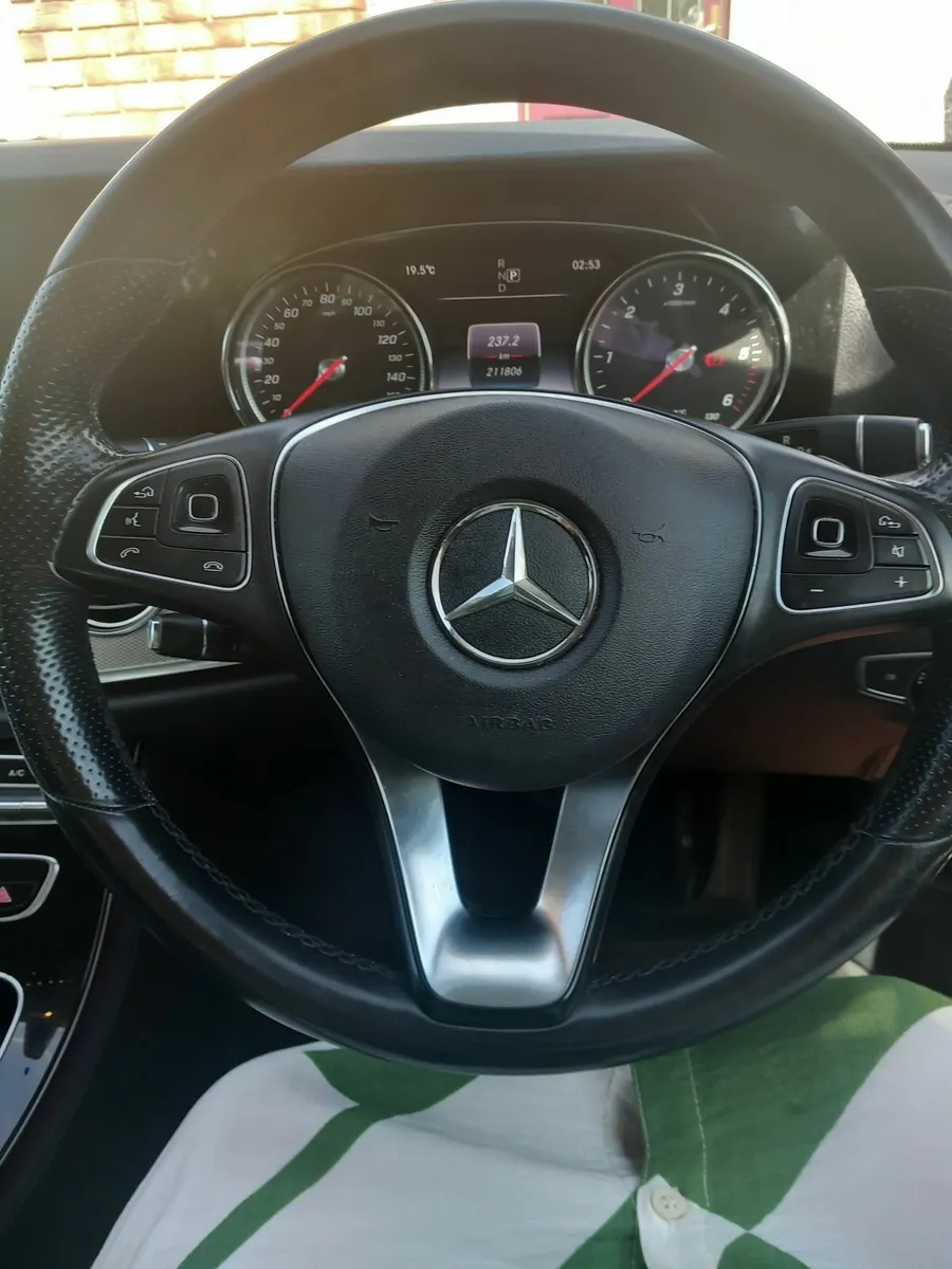 Mercedes-Benz E-Class 2016 - Image 4