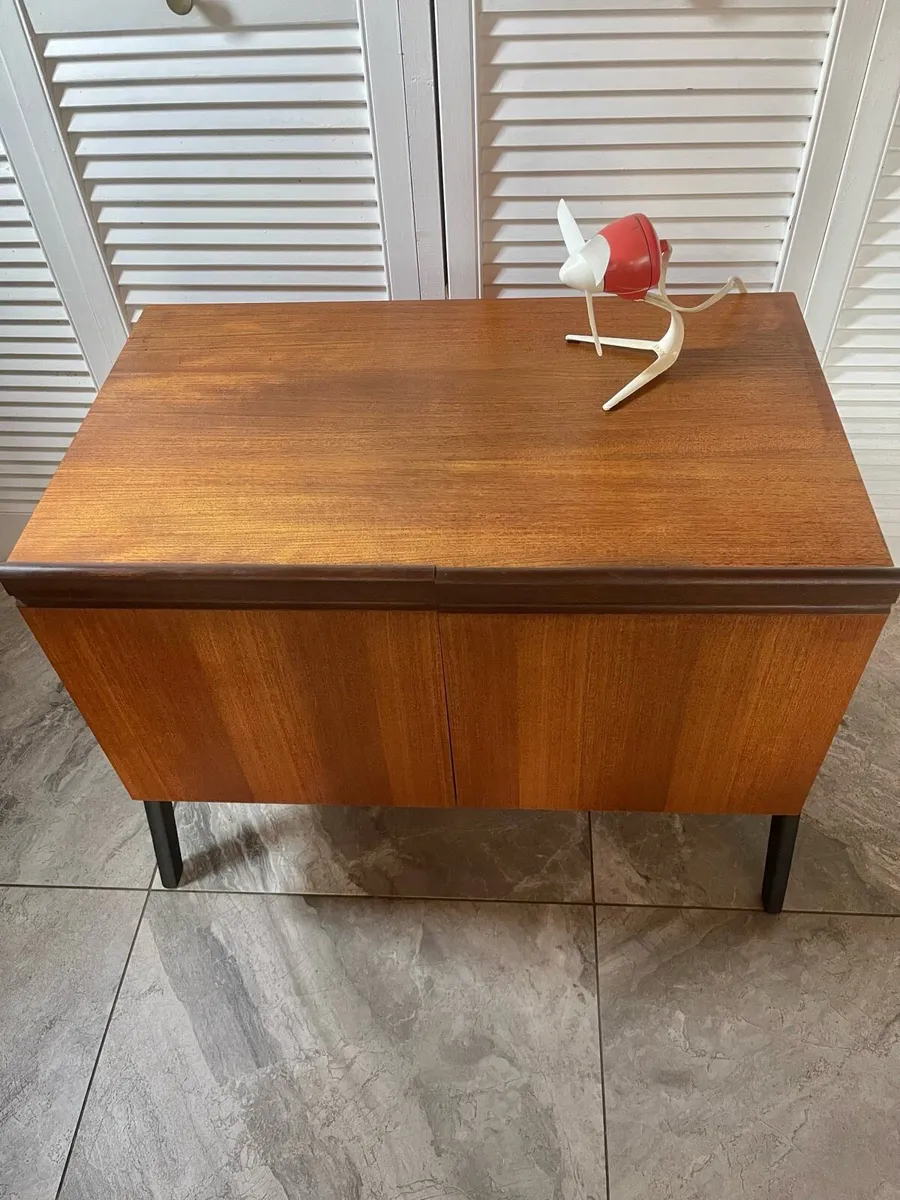 Mid century G plan media chest - Image 4