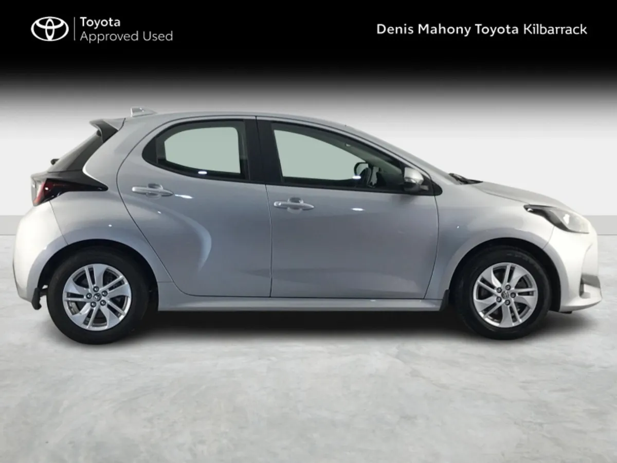 Toyota Yaris YARIS 1.5 HYBRID LUNA - Image 3