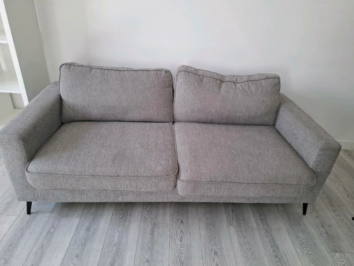 Couches - Image 2