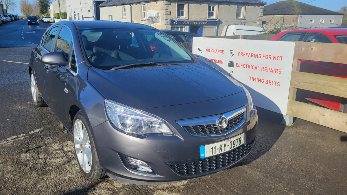 Vauxhall Astra 2011 2.0 diesel - Image 1