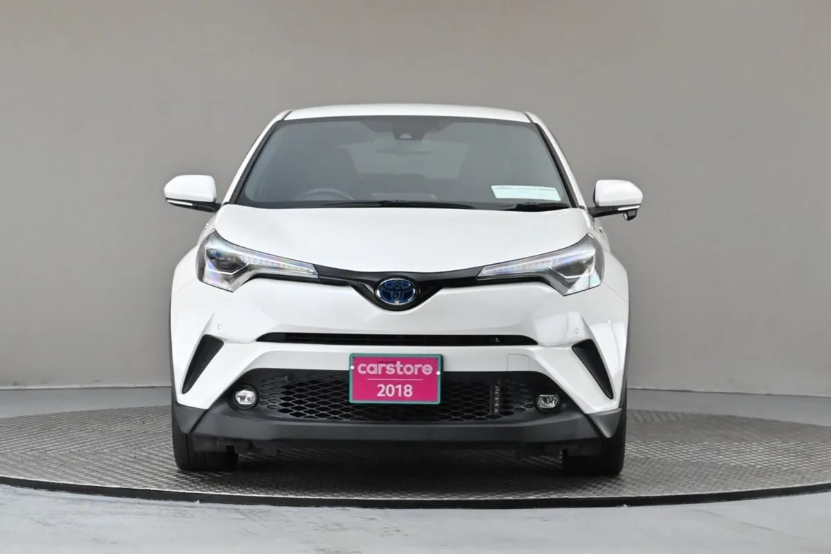 Toyota C-HR 1.8 Hybrid  half Leather reverse Cam - Image 2