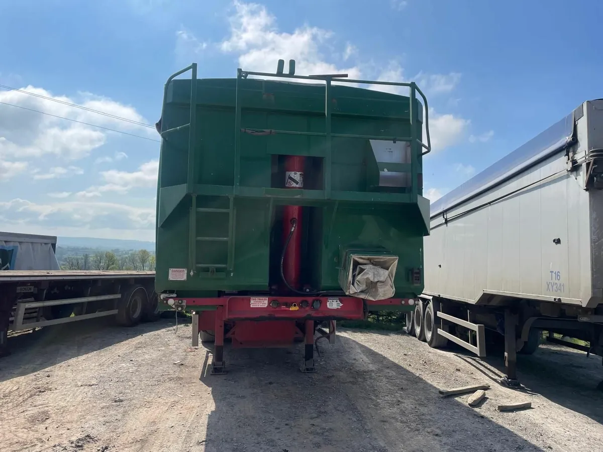 2014 Priden/Dennison Blower Trailer - Image 3