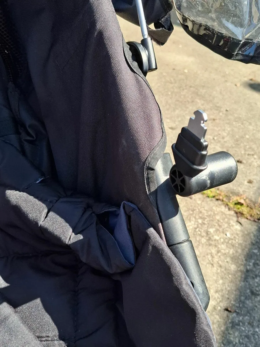 Out n About single buggy with Carrycot - Image 2