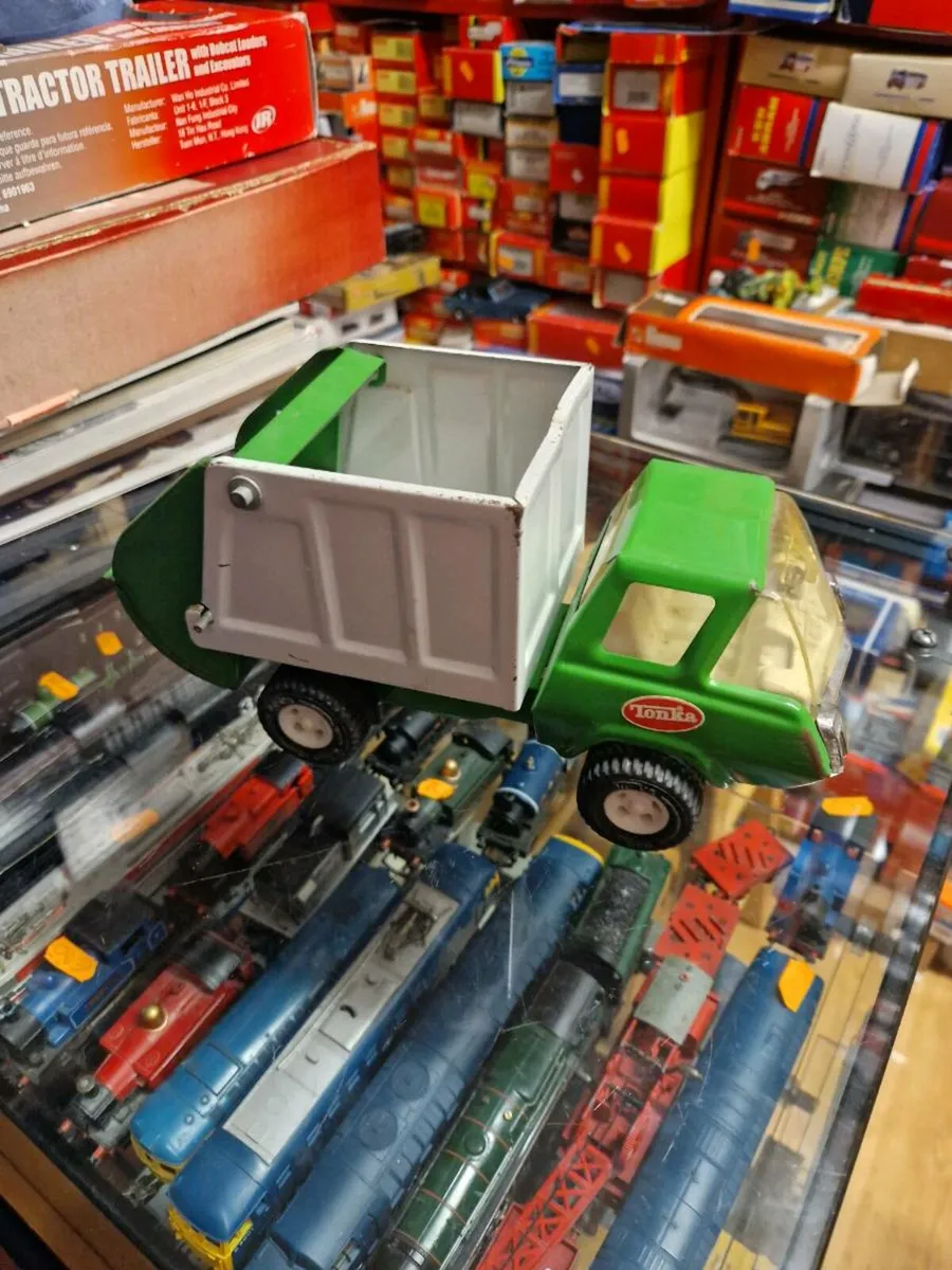 Vintage Tonka 1970's Pressed Steel Dump Truck - Image 3