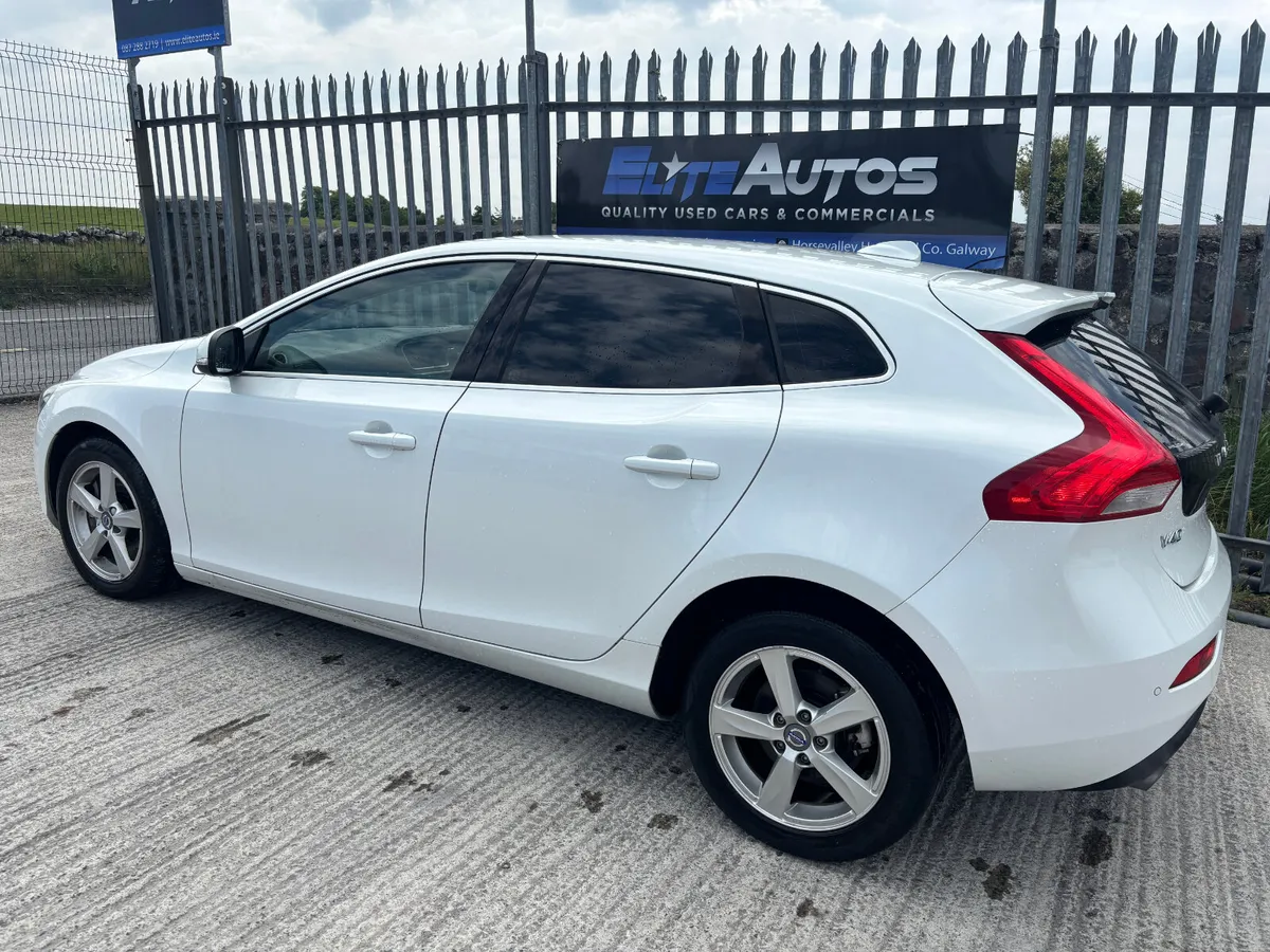 Volvo V40 T4 Automatic 2015 - Image 4