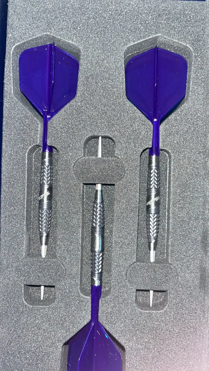 Target 975 Ultra Marine Darts for cheap 97.5% - Image 1