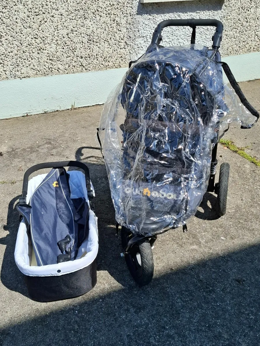 Out n About single buggy with Carrycot - Image 3
