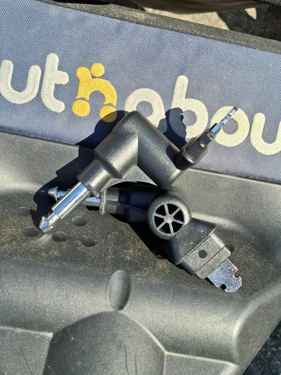 Out n About single buggy with Carrycot - Image 4