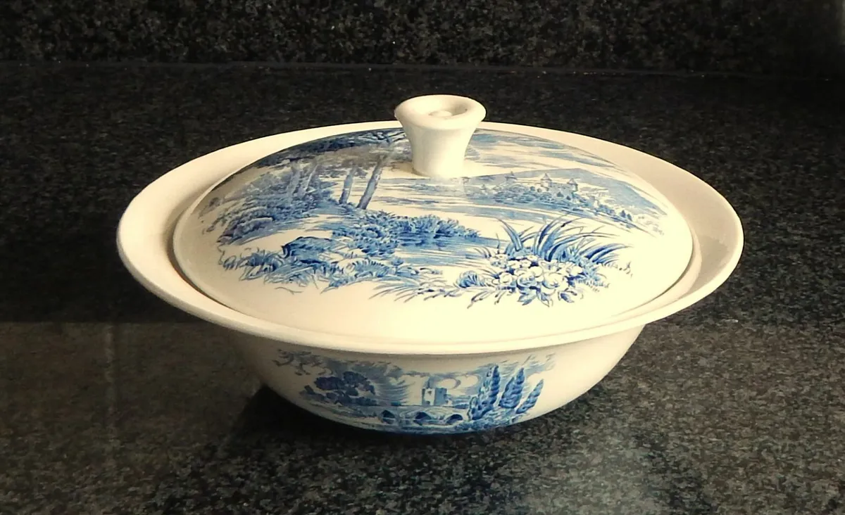 Wedgwood ‘Countryside’ Blue & White Serving Dish - Image 2