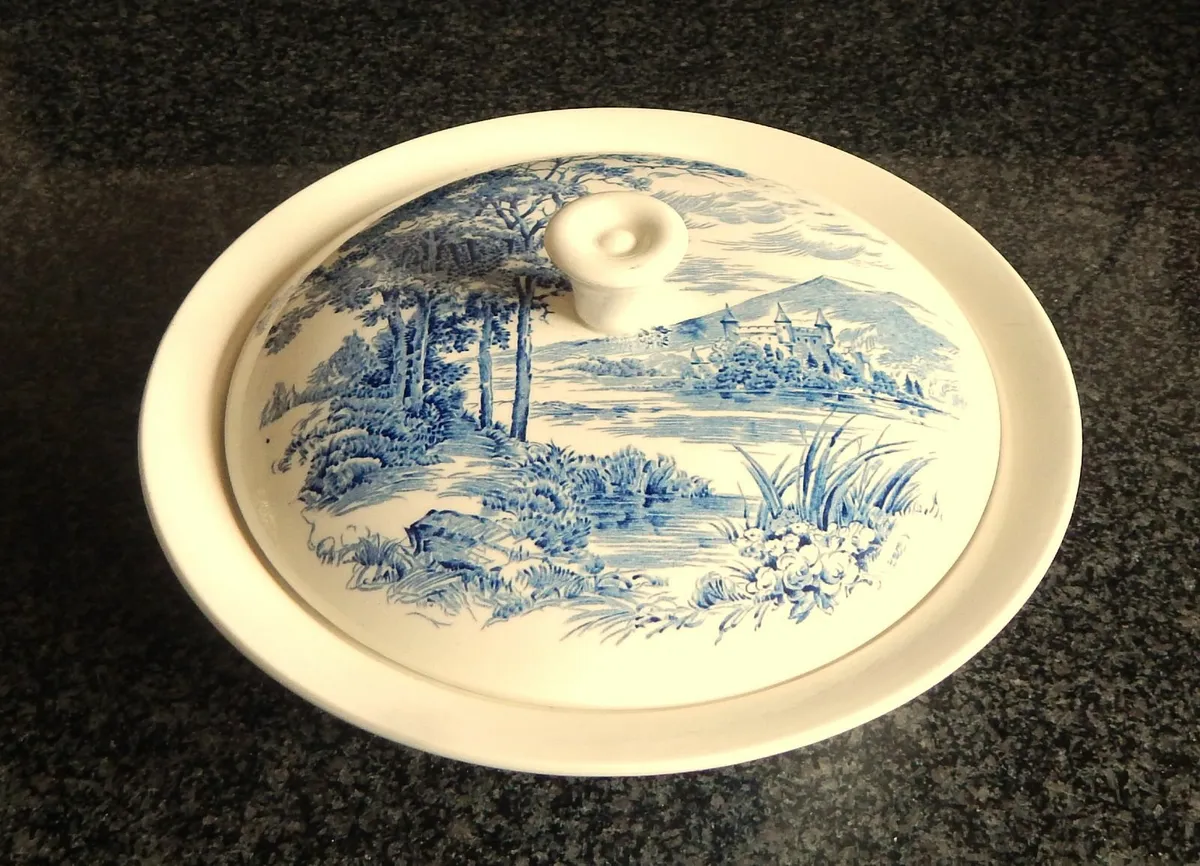 Wedgwood ‘Countryside’ Blue & White Serving Dish - Image 3