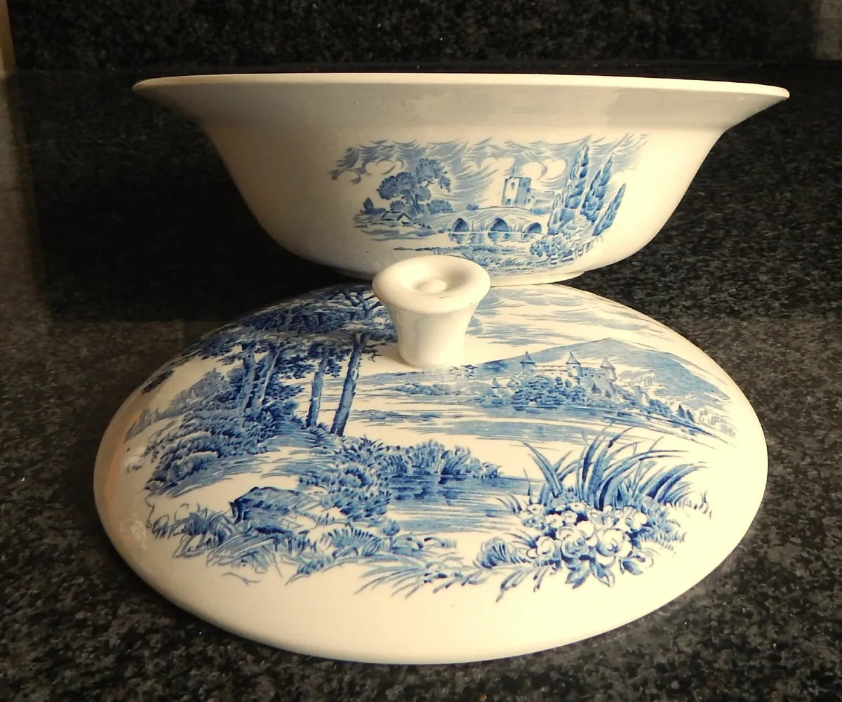 Wedgwood ‘Countryside’ Blue & White Serving Dish - Image 4