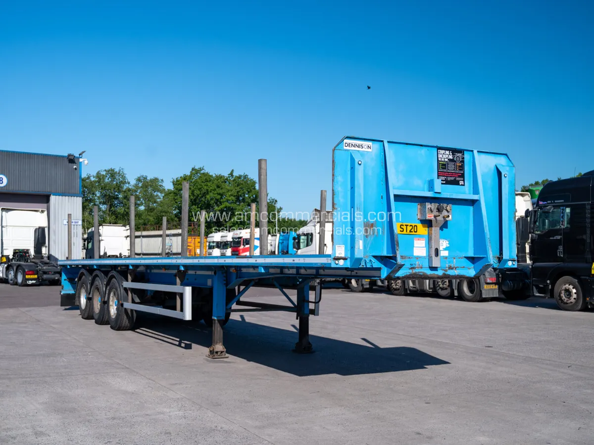 2015 Dennison Flatbed 3 Axle Trailer - Image 1
