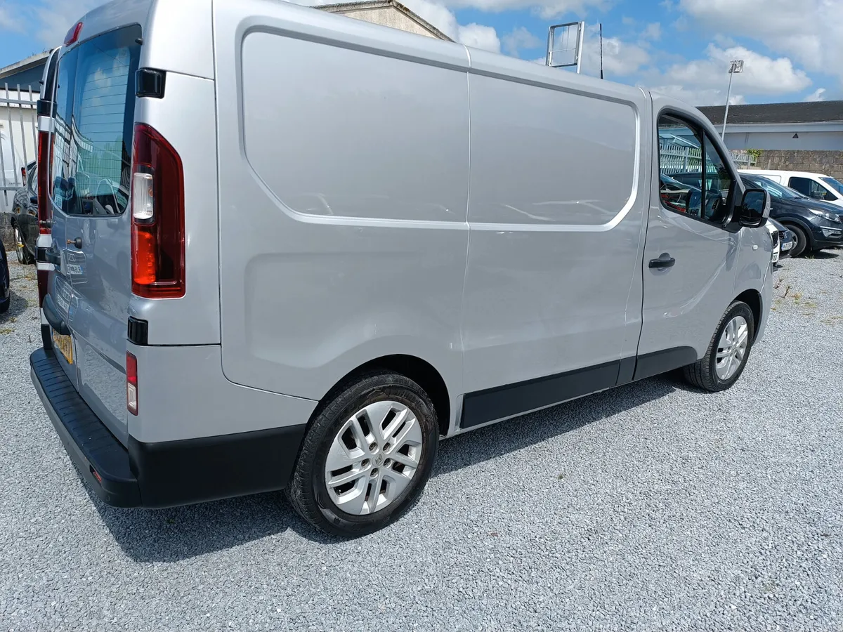 2015 Renault Trafic 1.6 DCI sport 120bhp - Image 4