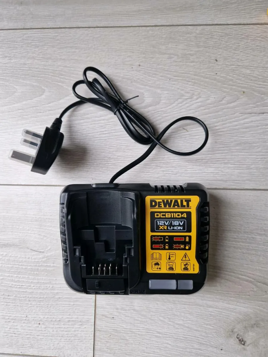 DeWalt Charger - Image 1
