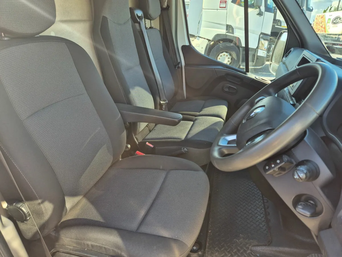 Renault Master 2021 L3H2 150hp - Image 3