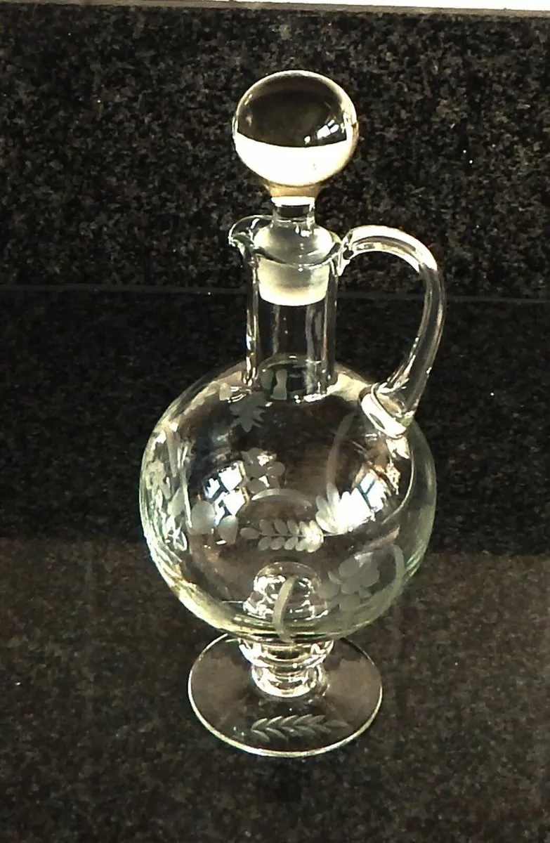 Handmade Glass Claret Decanter - Image 2