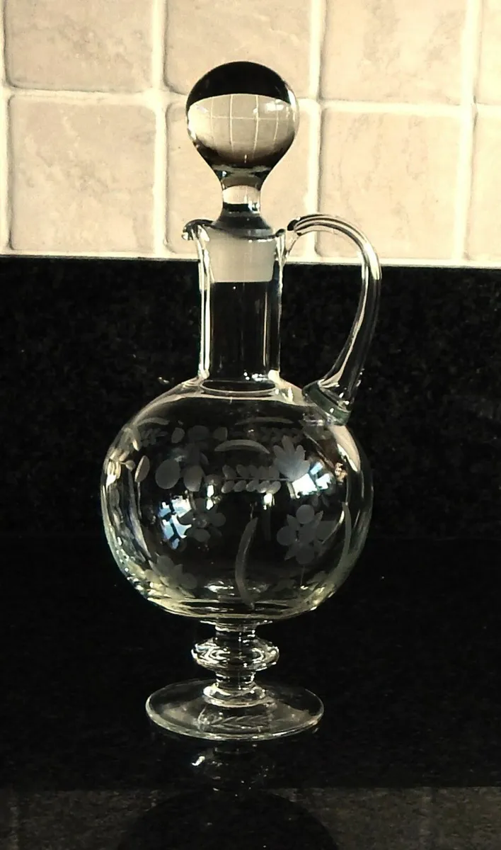 Handmade Glass Claret Decanter - Image 3