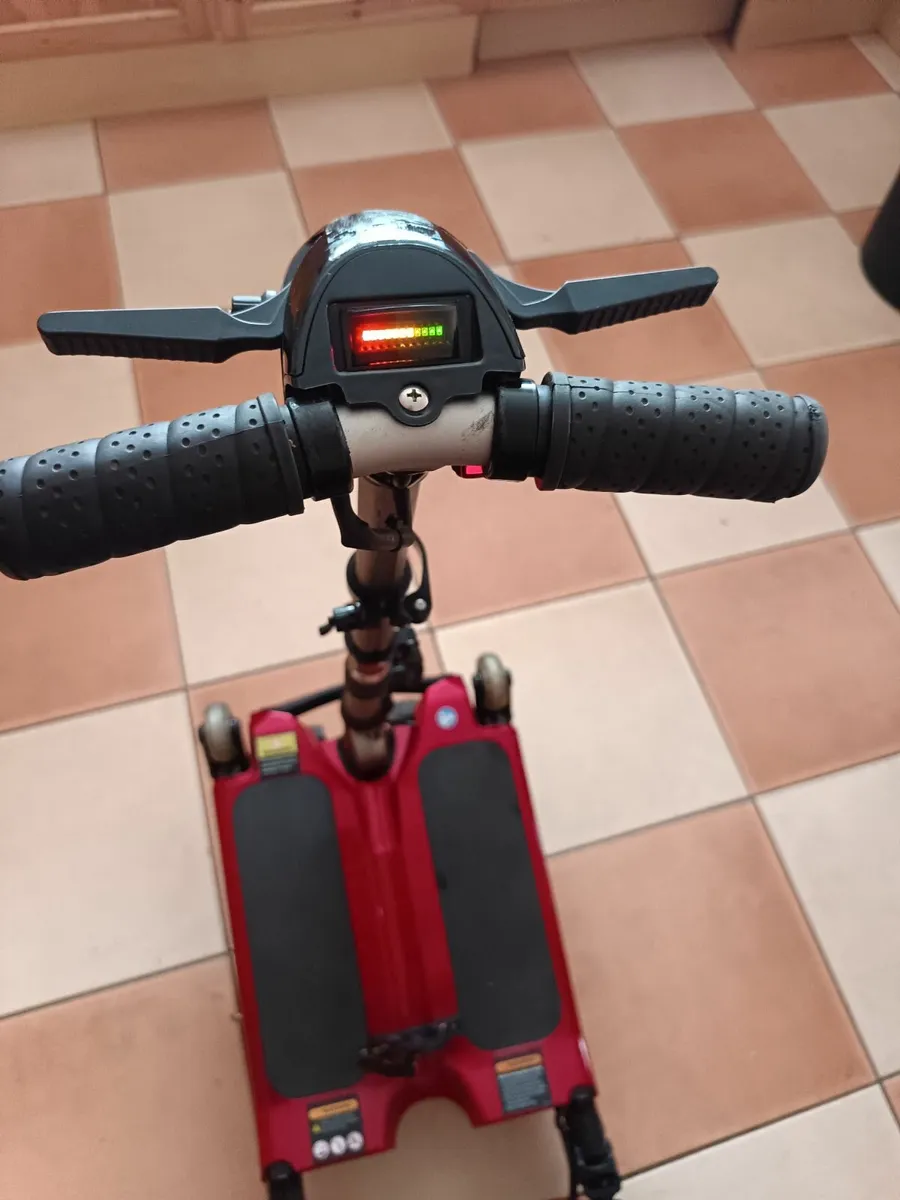 Luggie folding  mobility scooter - Image 1