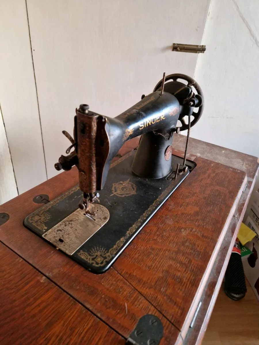 singer sowing machine - Image 4