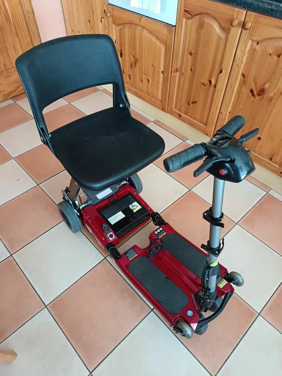 Luggie folding  mobility scooter - Image 3