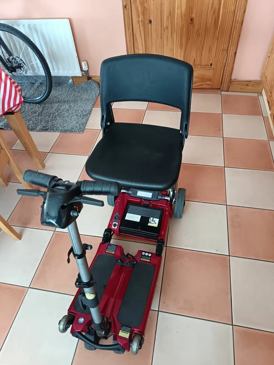Luggie folding  mobility scooter - Image 4