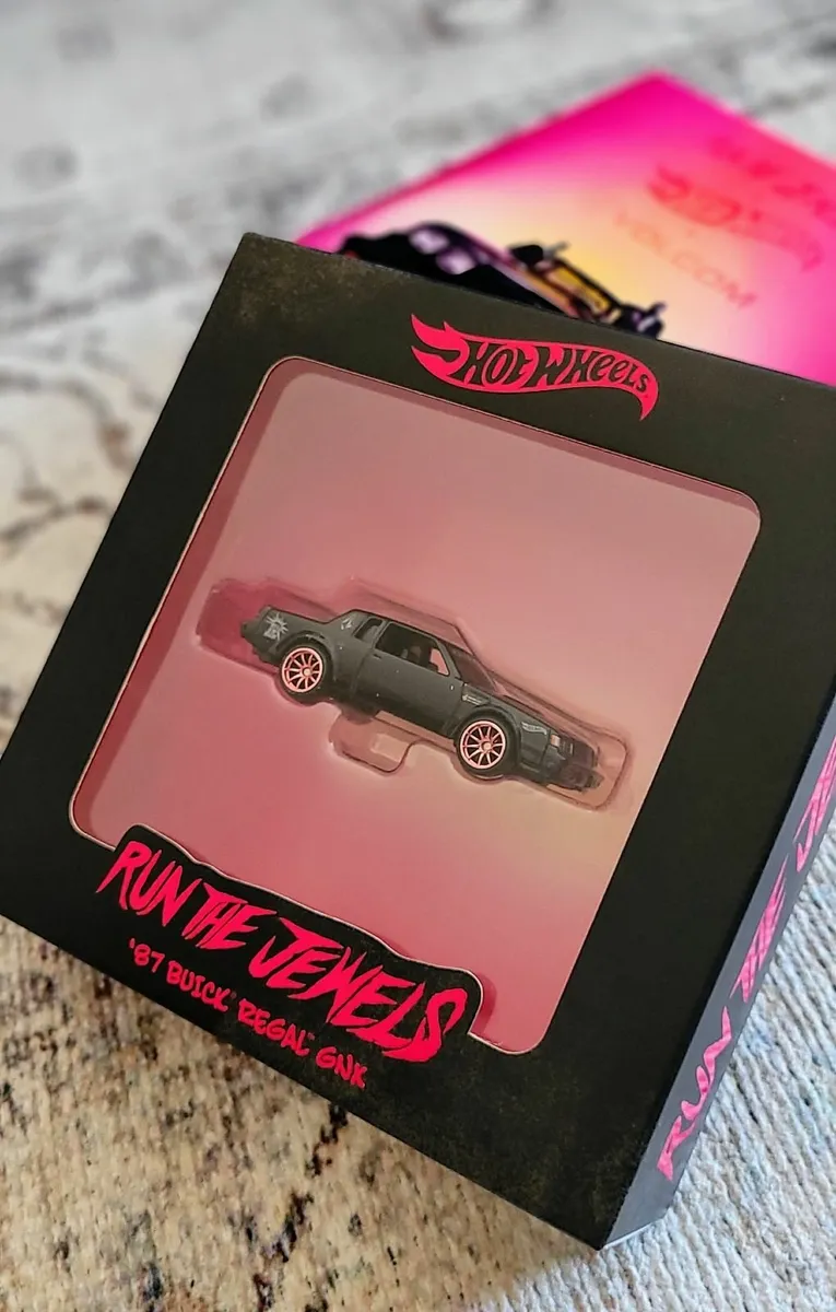 Hot Wheels '87 Buick Regal GNX Collector's Edition - Image 3