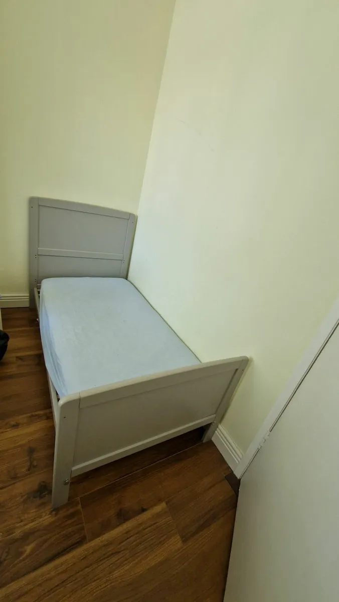 Cot beds - Image 1