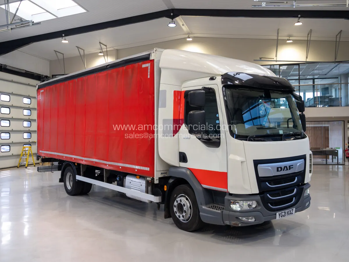 2021 (21) DAF LF 260, 12T 4x2 Curtainsider - Image 1