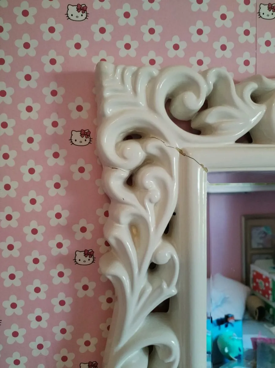 Dresser with mirror - Image 2