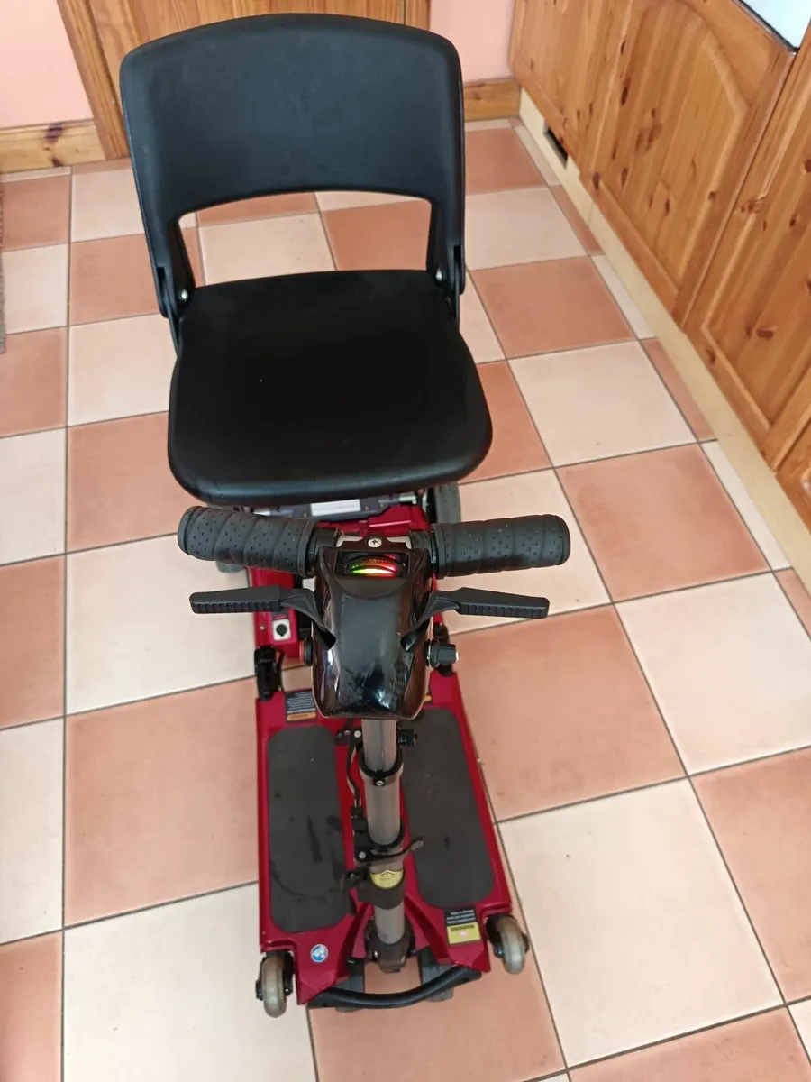Folding mobilty scooter - Image 3