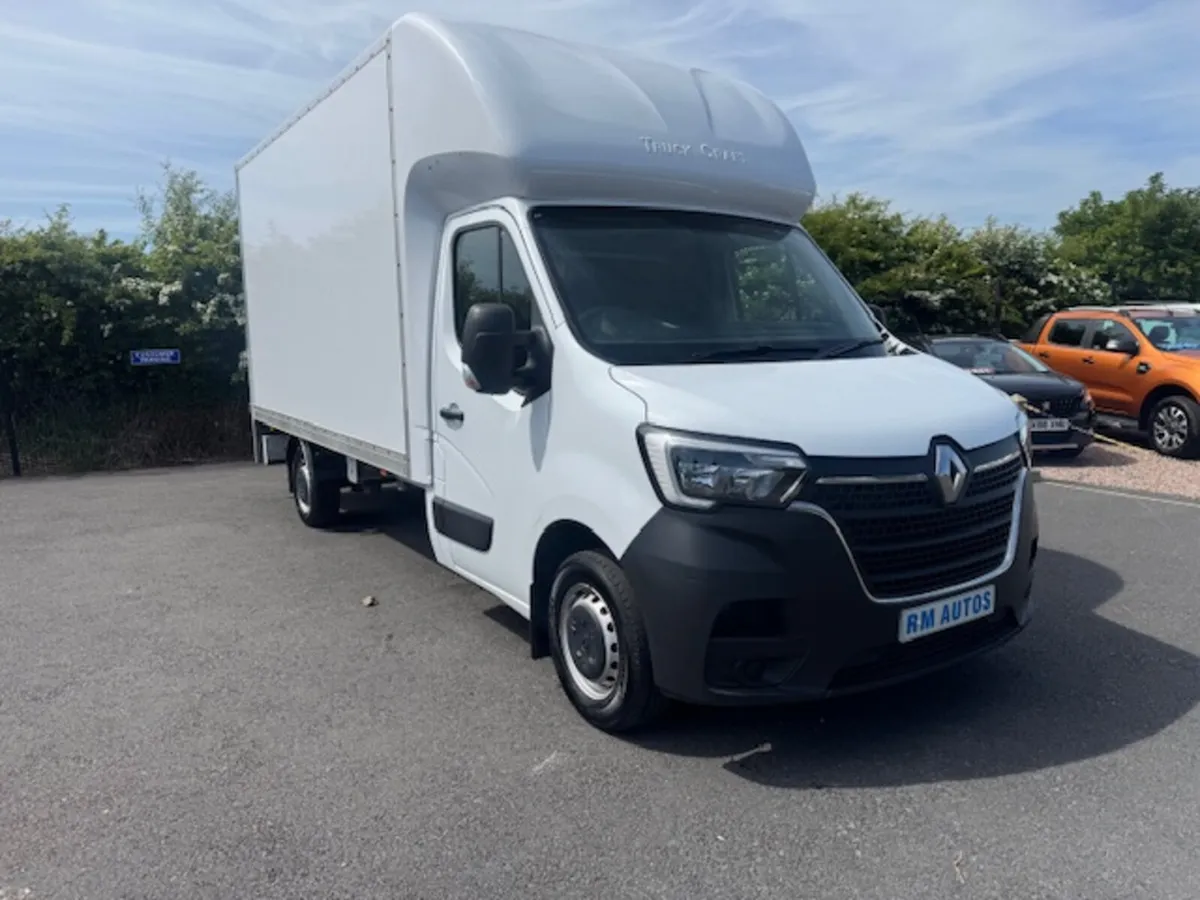 Renault Master Luton  Body - Full Service History - Image 1