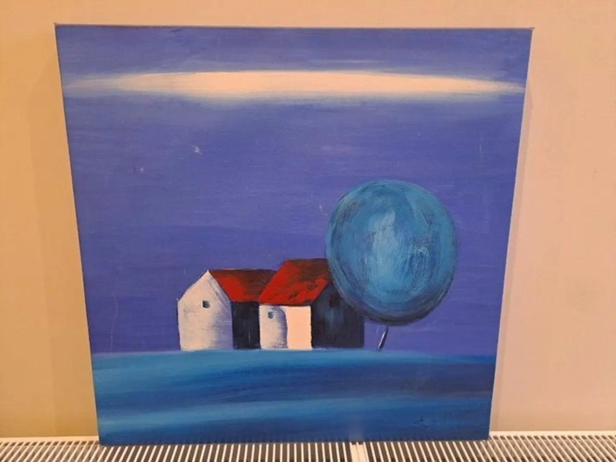 Painting colourful house - Image 1
