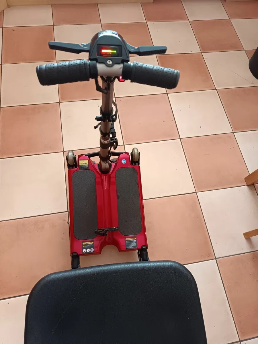 Folding mobilty scooter - Image 2