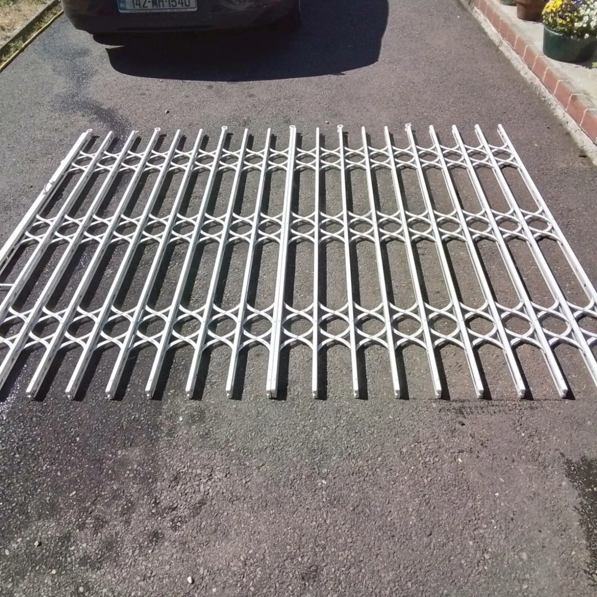 EXPANDABLE GATE BARACADE - Image 2