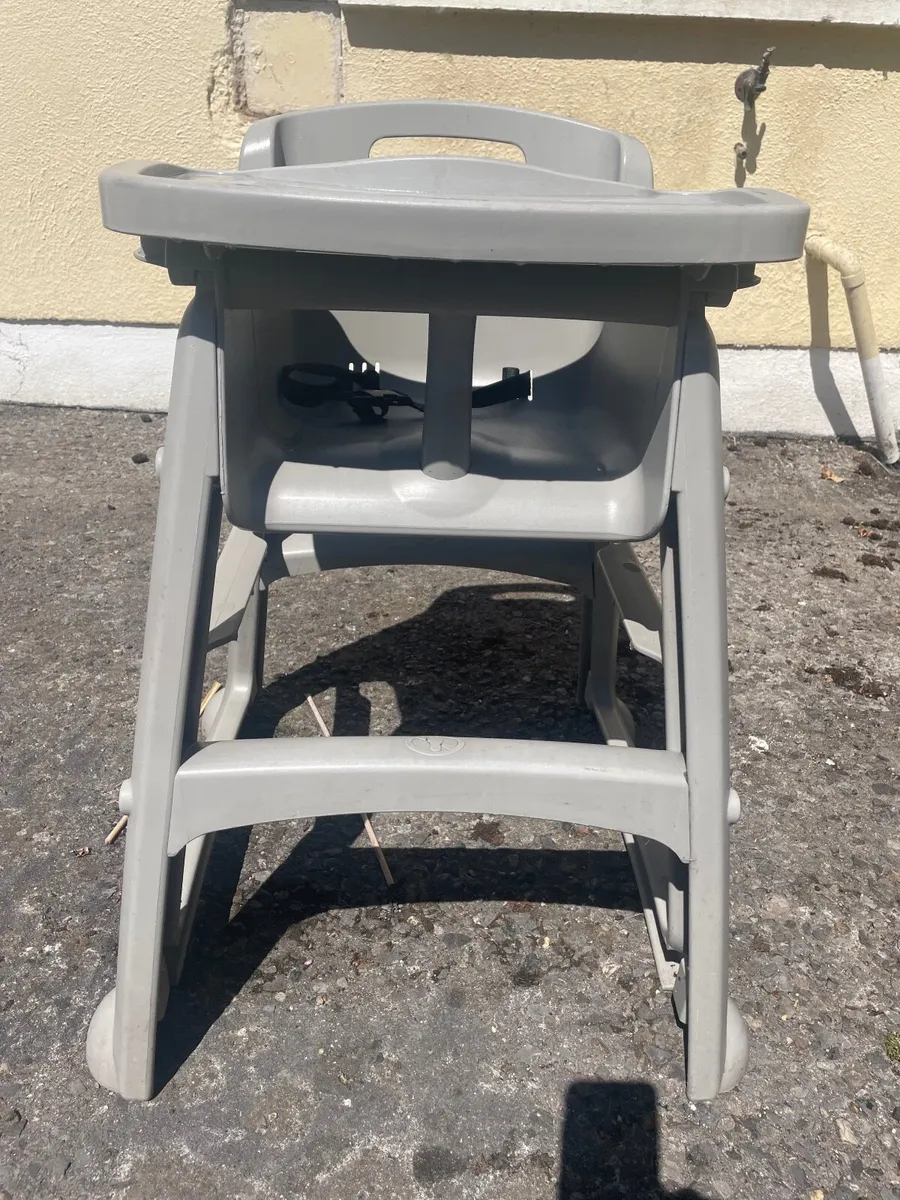 Baby high chair - Image 1