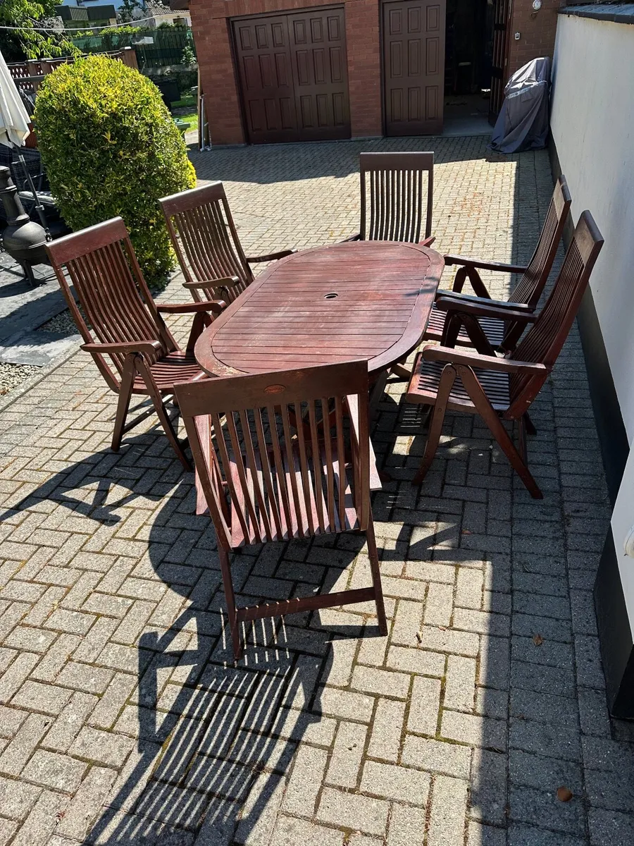 Garden table and chairs - Image 1