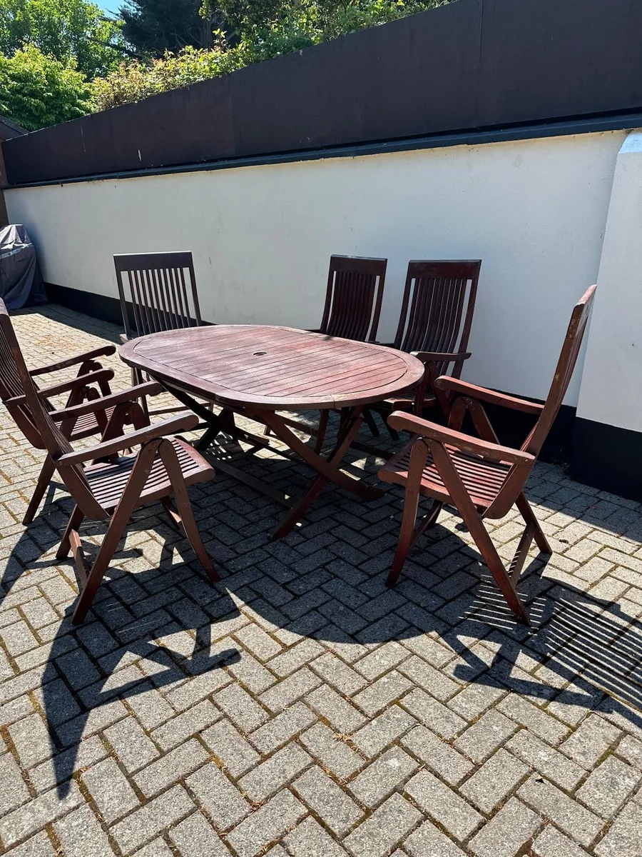 Garden table and chairs - Image 3