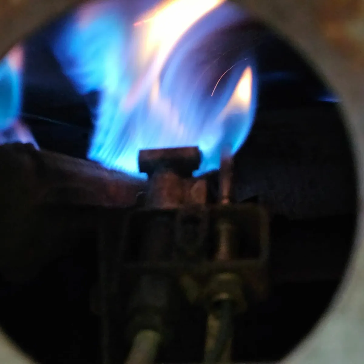 Montague Grizzly Oven with 6 Burner Rings - Image 4