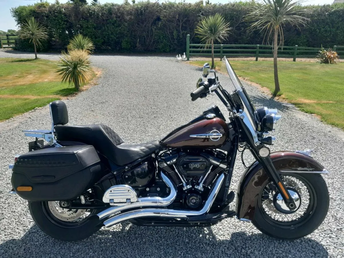 2018 HERITAGE SOFTAIL CLASSIC 114 MILWAUKEE  8 - Image 1